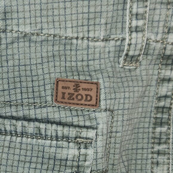 IZOD quality long Cargo shorts, Green checked in size 38 - Picture 16 of 16
